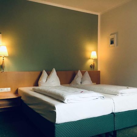 Domizil Alte Post Hotel Puttlingen Ngoại thất bức ảnh