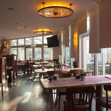 Domizil Alte Post Hotel Puttlingen Ngoại thất bức ảnh