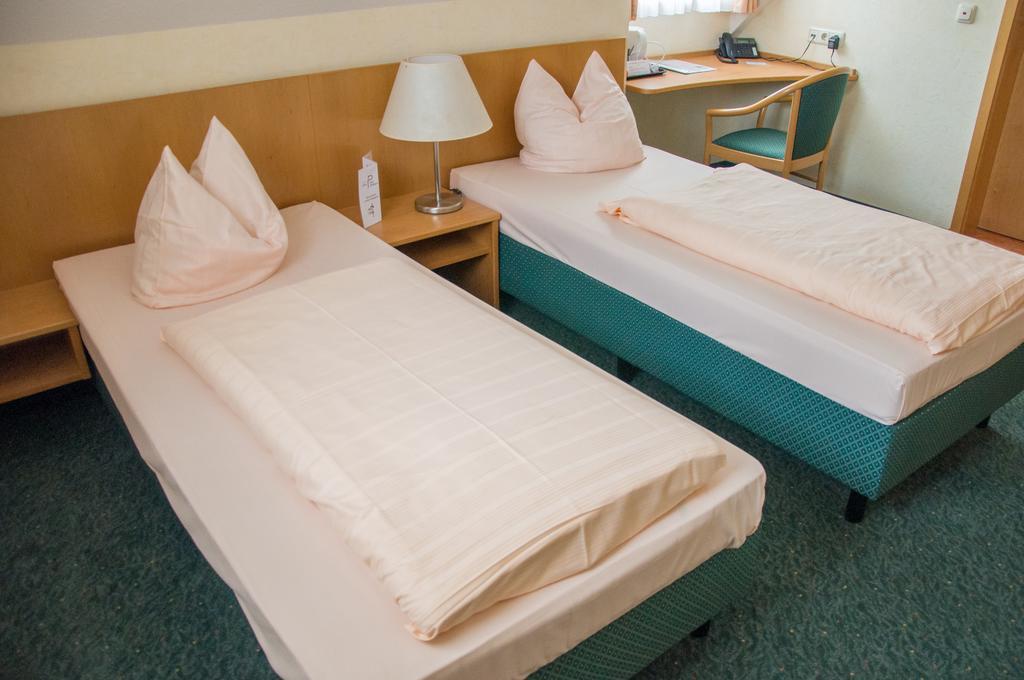 Domizil Alte Post Hotel Puttlingen Phòng bức ảnh