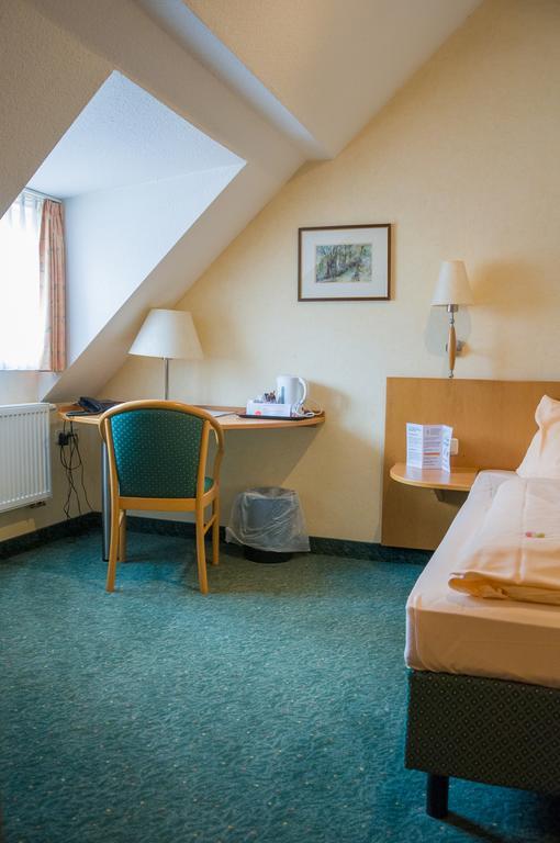 Domizil Alte Post Hotel Puttlingen Ngoại thất bức ảnh