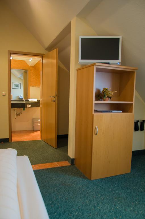 Domizil Alte Post Hotel Puttlingen Ngoại thất bức ảnh