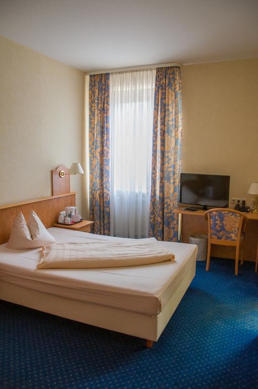 Domizil Alte Post Hotel Puttlingen Ngoại thất bức ảnh