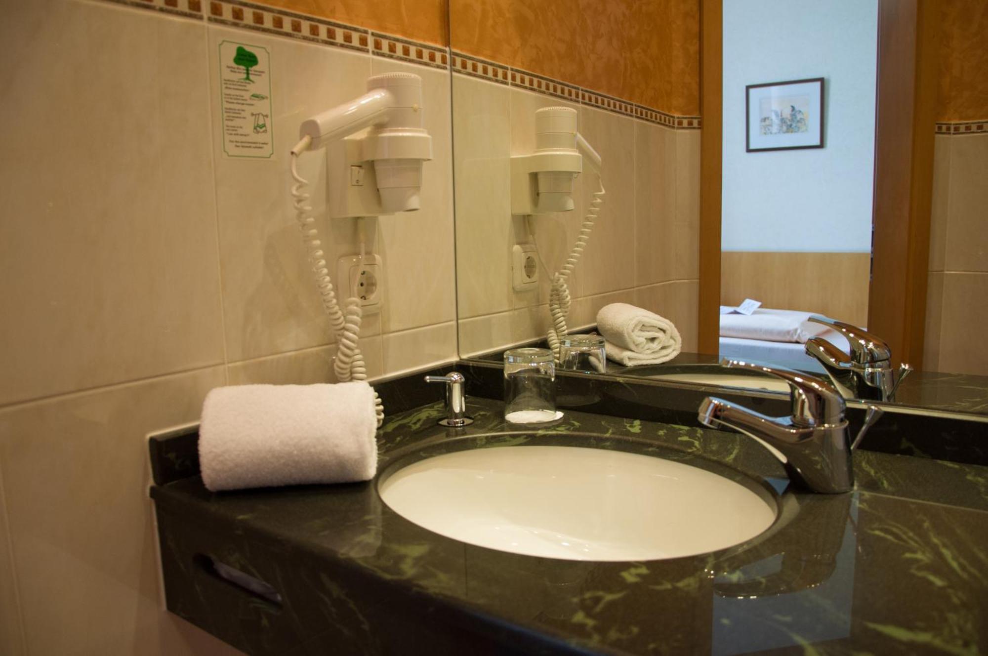 Domizil Alte Post Hotel Puttlingen Phòng bức ảnh