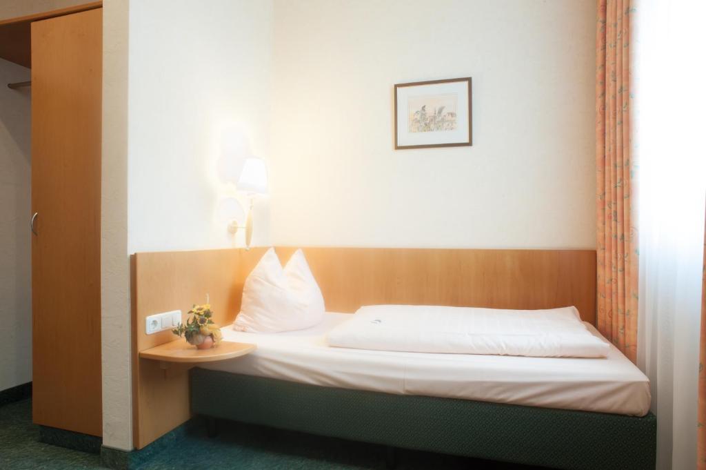 Domizil Alte Post Hotel Puttlingen Ngoại thất bức ảnh