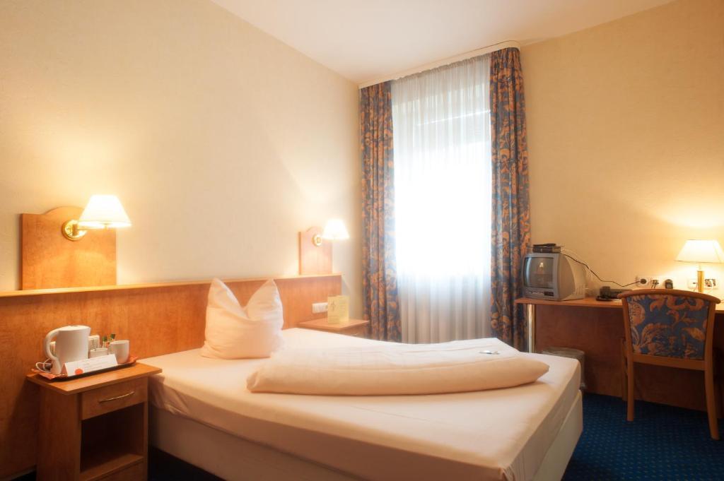 Domizil Alte Post Hotel Puttlingen Ngoại thất bức ảnh