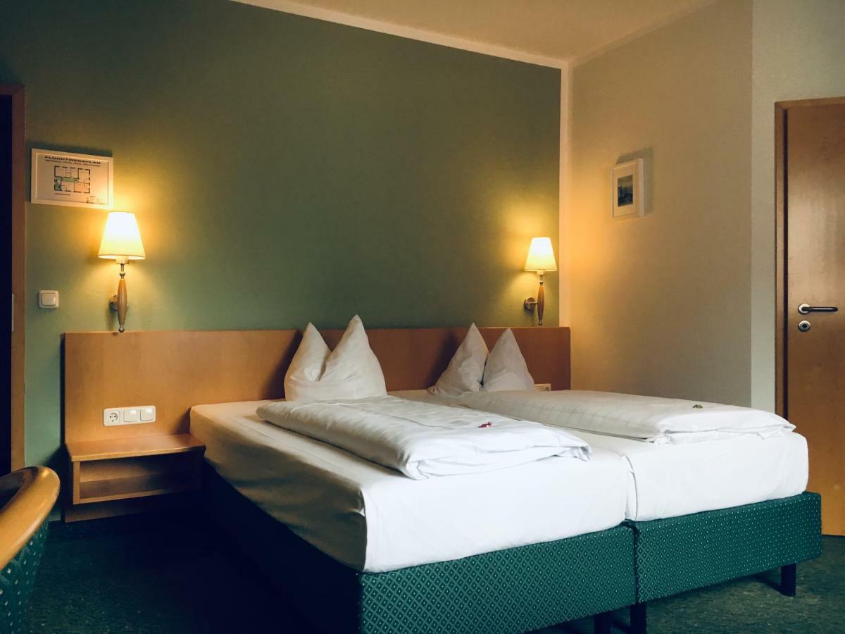 Domizil Alte Post Hotel Puttlingen Ngoại thất bức ảnh