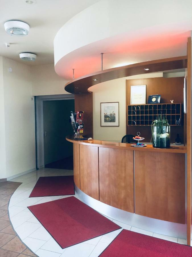 Domizil Alte Post Hotel Puttlingen Ngoại thất bức ảnh
