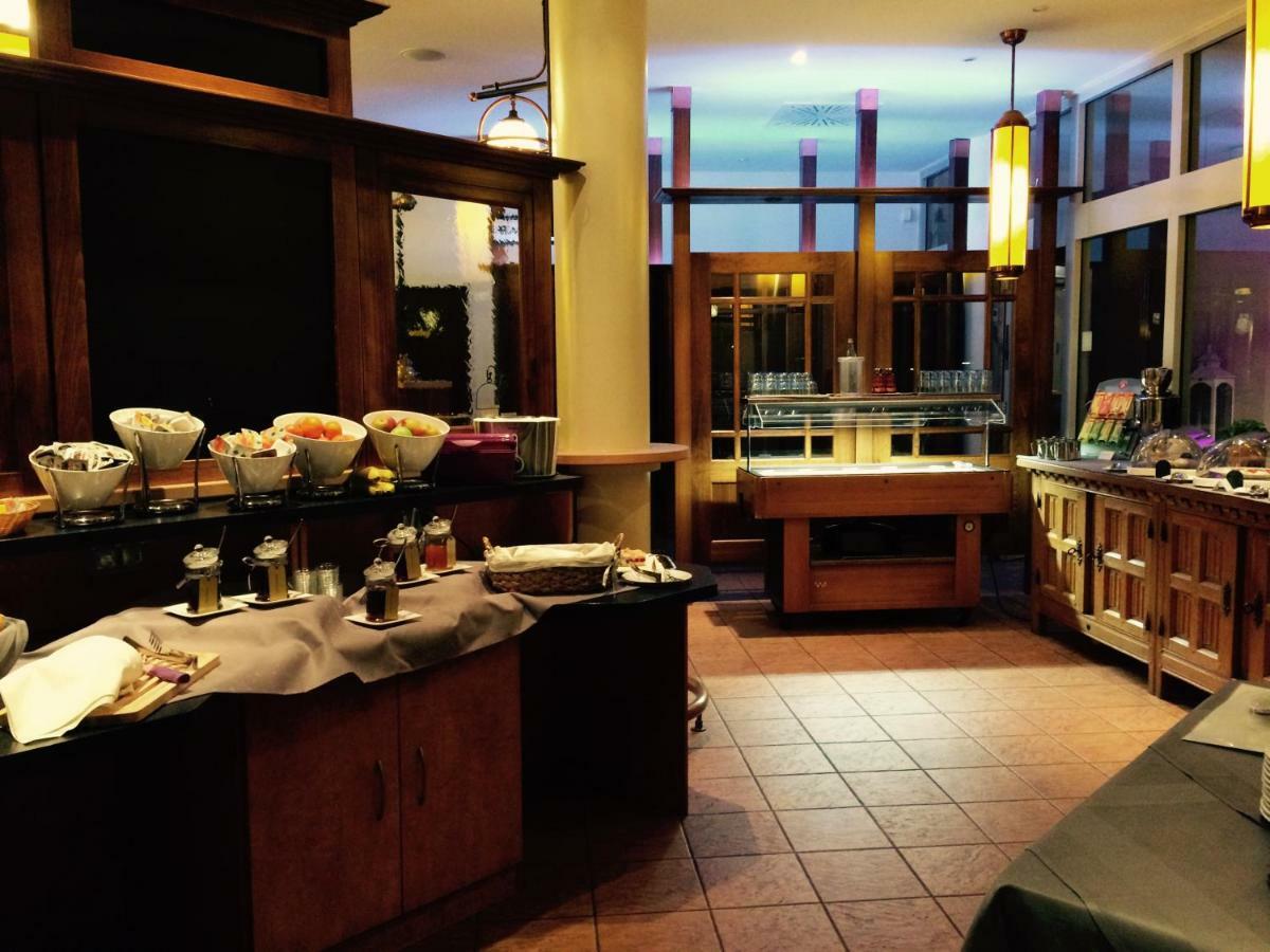 Domizil Alte Post Hotel Puttlingen Ngoại thất bức ảnh